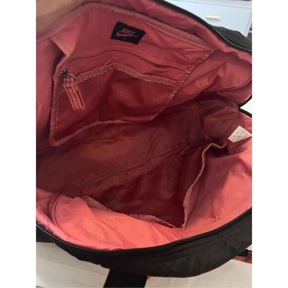 Vintage Nike black and pink gym bag - Picture 4 of 8